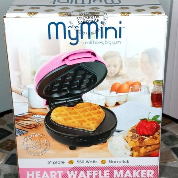Compact Waffle Maker Heart Shaped MyMini Nostalgia Small Space Non Stick Surface - Picture 1 of 11